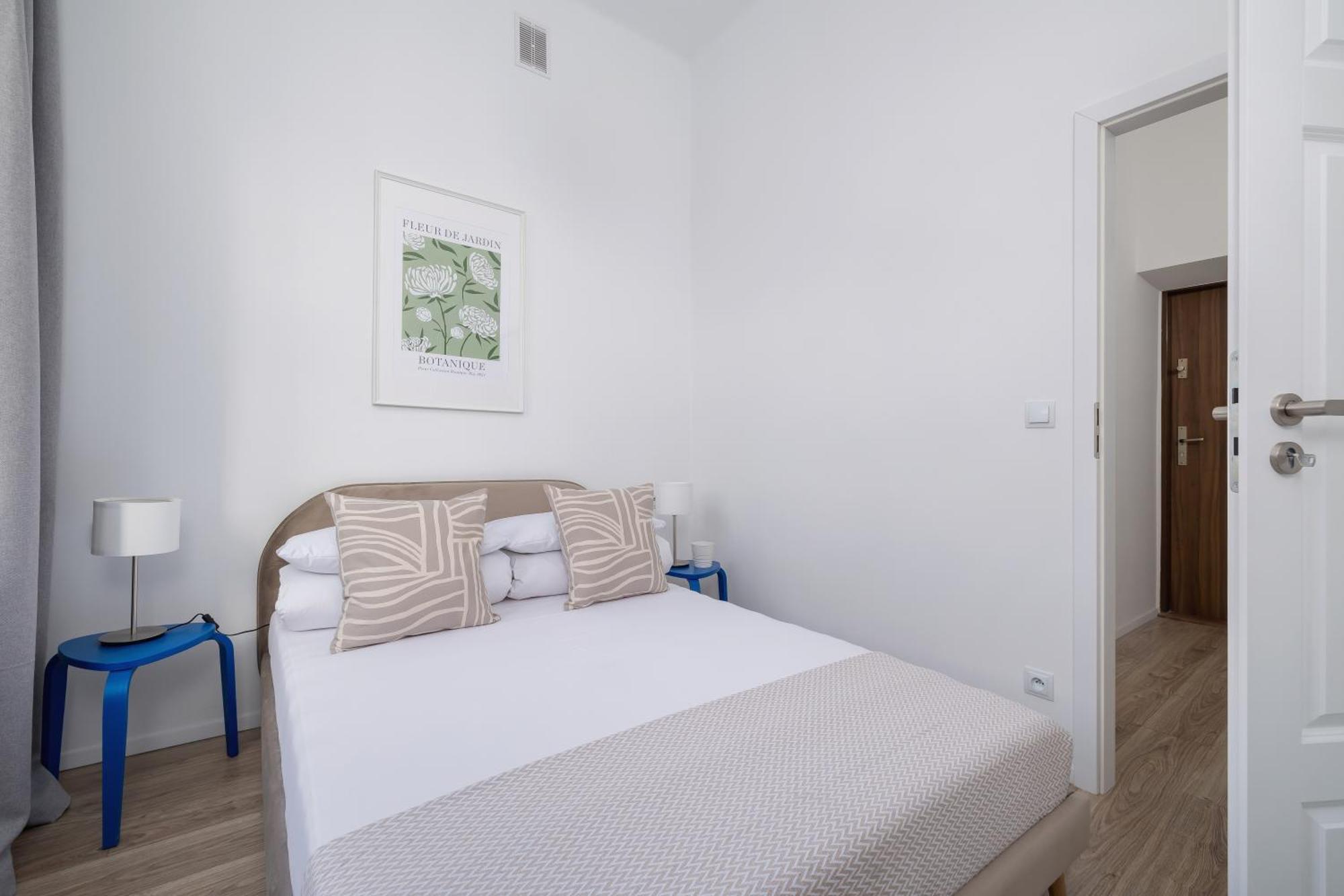2 Bedroom Apartment - Dluga 65 Краків Екстер'єр фото